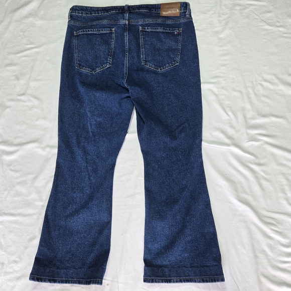 Tommy Hilfiger women's denim bootcut jeans size 16 slimming panels flattering - Picture 2 of 16